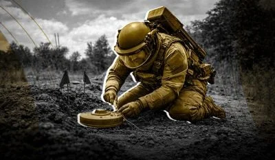 У навушниках чув, як росіяни шепочуться: сапер розповів про роботу під носом у ворога