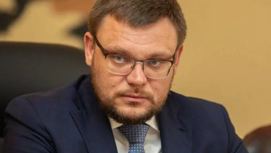 Директор НАБУ Кривонос оформив батьківство, щоб уникнути покарання, а потім відмовився від сина, – екснардеп опублікував відео з матір'ю дитини